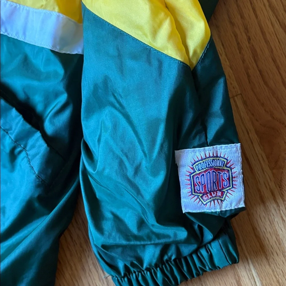 Green Bay Packers 14-16 windbreaker green and yellow like-new Jacket